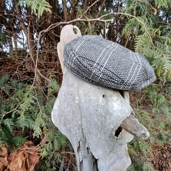 Expression Tweed Cap - Picture 7 of 10